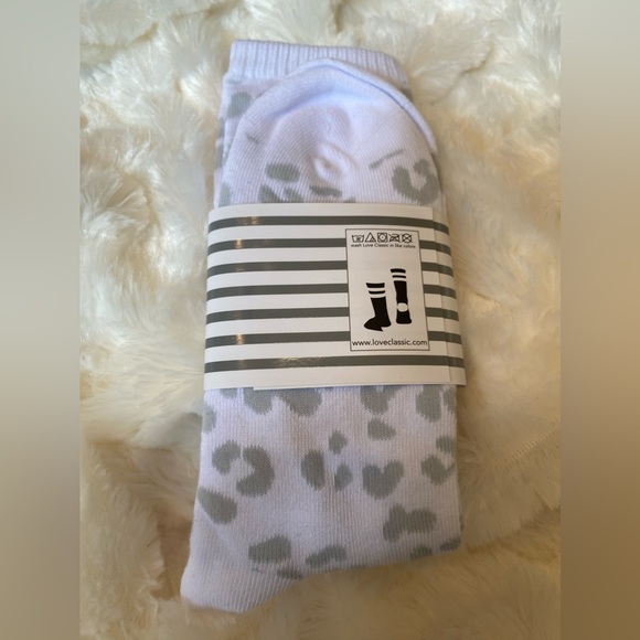 💟FUN SOCKS🌀Crew Style Soft & Neutral Animal Print Socks ✳️ - Picture 4 of 11
